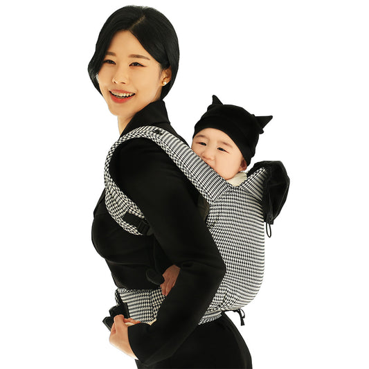 DMANGD Illi Baby Carrier in Houndstooth