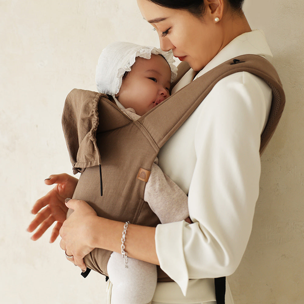 DMANGD Illi Baby Carrier in Mocha Brown image 2