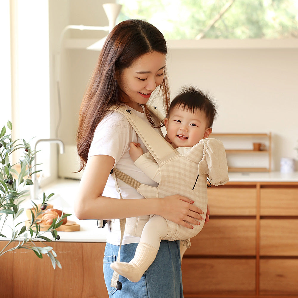 DMANGD Illi Baby Carrier in Check Beige image 2