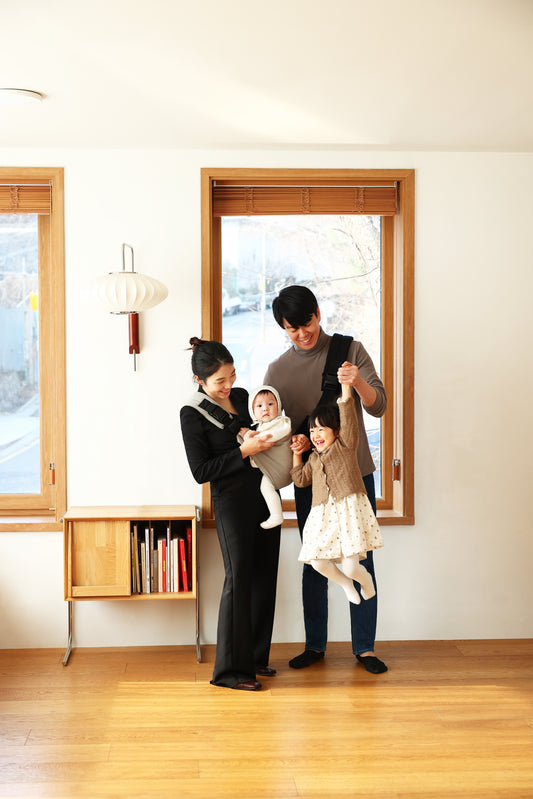 DMANGD Meli Side Hip Seat Carrier in Warm Gray