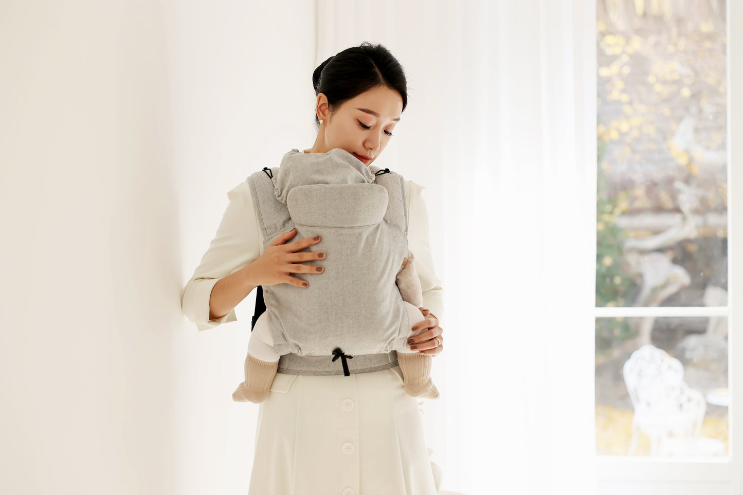 DMANGD Illi Baby Carrier in Herringbone Gray