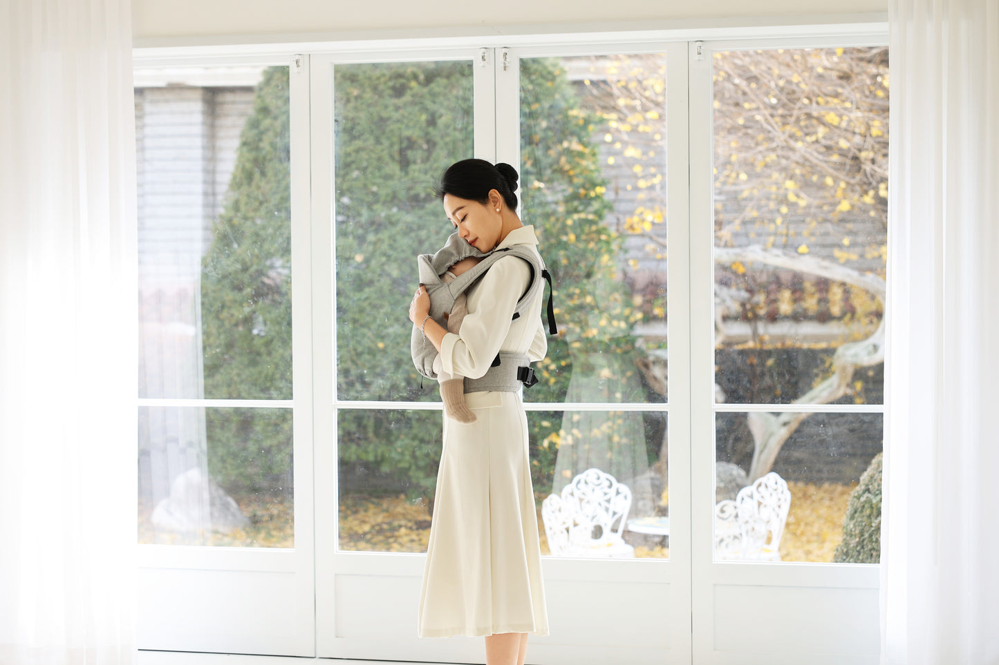 DMANGD Illi Baby Carrier in Herringbone Gray