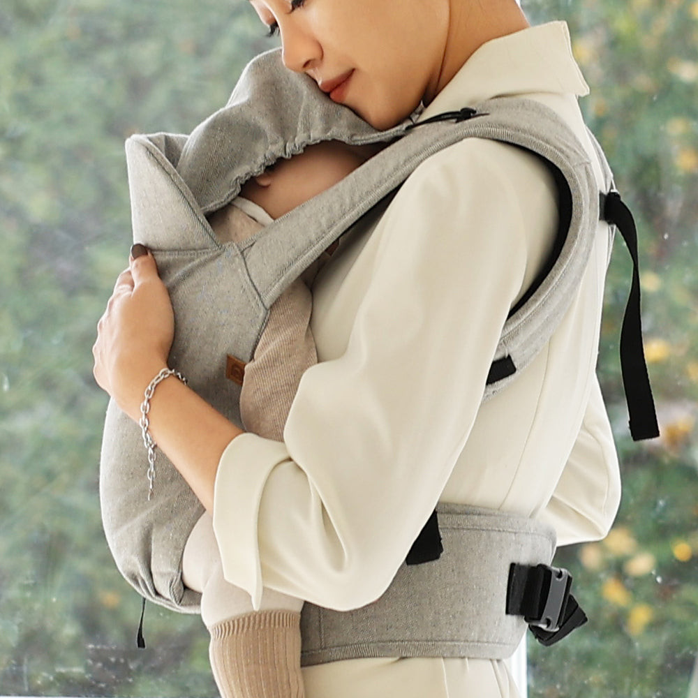 DMANGD Illi Baby Carrier in Herringbone Gray